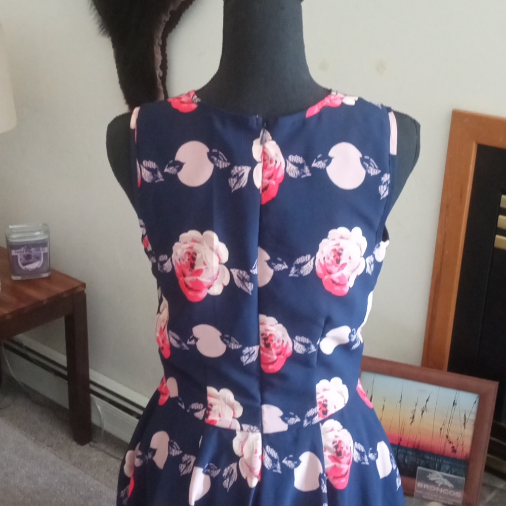 Floral pattern blue dress great condition - Picture 5 of 6